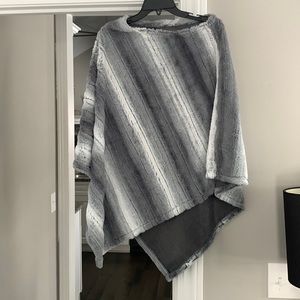 Asymmetrical grey poncho